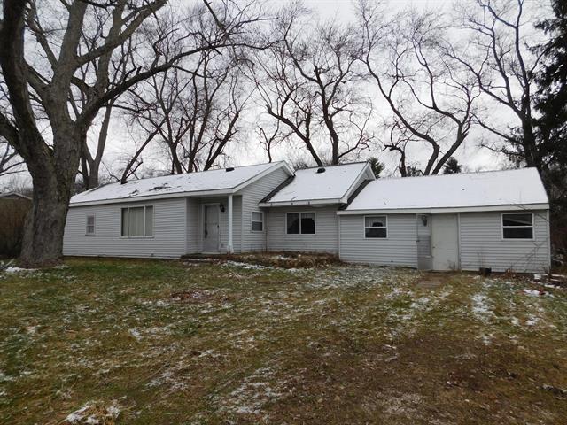 front view picture of 8137 Forest Beach Road, Watervliet, MI. 49098