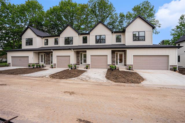 front view picture of 1979 N Shorewood Lane, Holland, MI. 49423