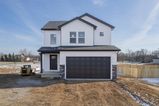 front view picture of 2015 Green Acres Drive, Adrian, MI. 49221