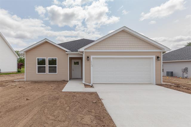 front view picture of 2005 Green Acres Drive, Adrian, MI. 49221
