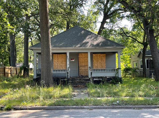 front view picture of 2316 Hoyt Street, Muskegon, MI. 49444