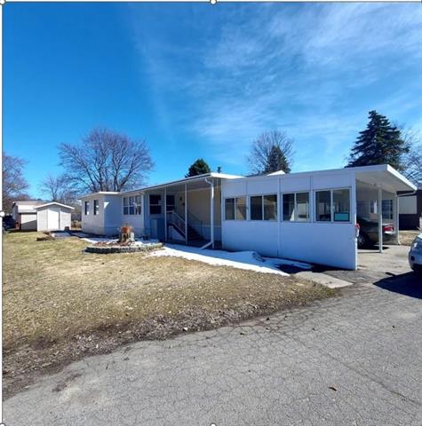 front view picture of 2816 N Michael Place, Traverse City, MI. 49686