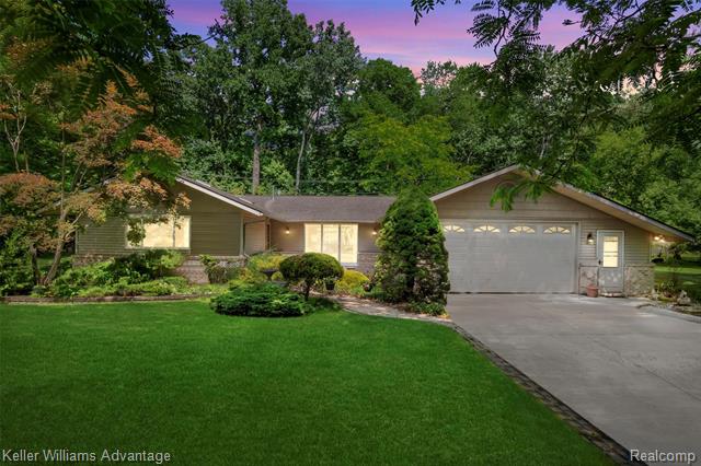 front view picture of 3650 Shirley St, Walled Lake, MI. 48390