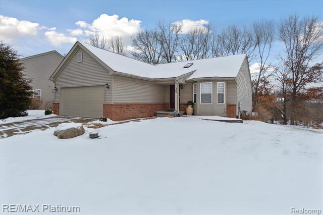 front view picture of 305 Rustic Trail, Linden, MI. 48451