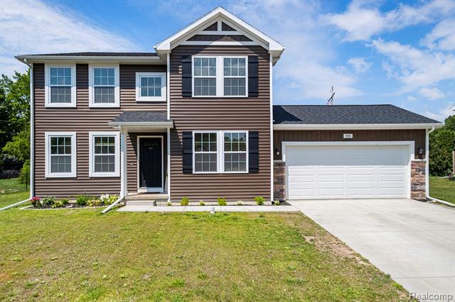 front view picture of 915 Village Drive, Davison, MI. 48423