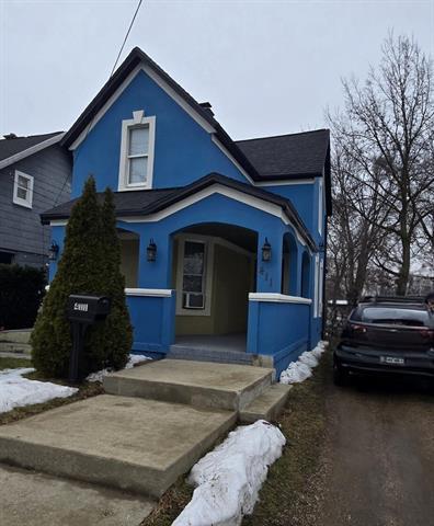 front view picture of 411 Burton Street Sw, Grand Rapids, MI. 49507