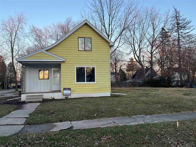 front view picture of 2222 Benjamin Street, Saginaw, MI. 48602