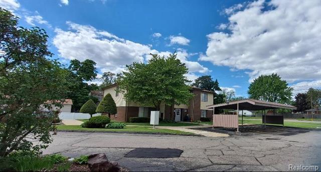 front view picture of 4712 E 10 Mile Road, Warren, MI. 48091