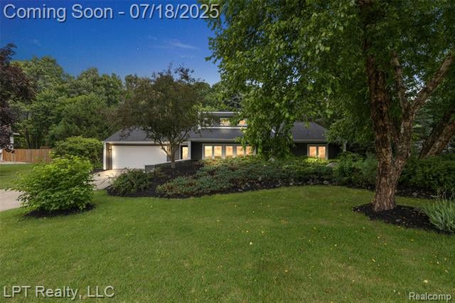 front view picture of 2381 Solarwood Drive, Davison, MI. 48423