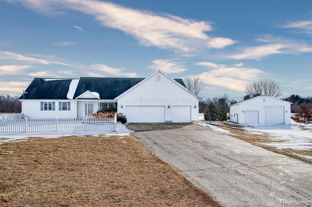 front view picture of 1052 E Dexter Trail, Dansville, MI. 48819