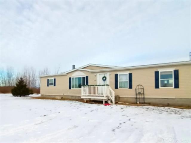 front view picture of 3074 Country Lane, Caro, MI. 48723