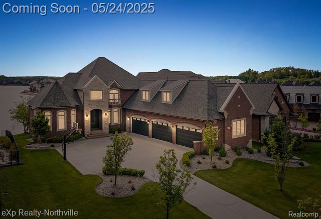 front view picture of 10387 Stoney Point Dr., South Lyon, MI. 48178