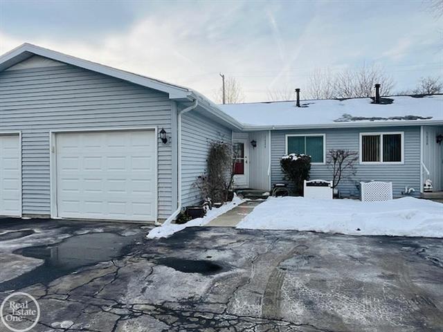 front view picture of 1626 New York Avenue, Marysville, MI. 48040