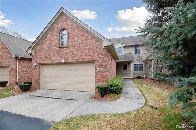 front view picture of 8015 Woodstone Drive, Grand Blanc, MI. 48439