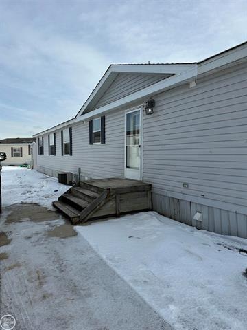 front view picture of 154 Meadow Lane, Port Huron, MI. 48060