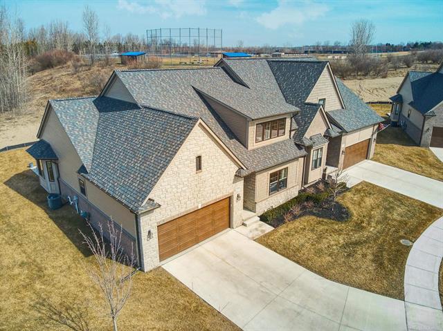 front view picture of 755 Brookstone Drive, Oxford, MI. 48371