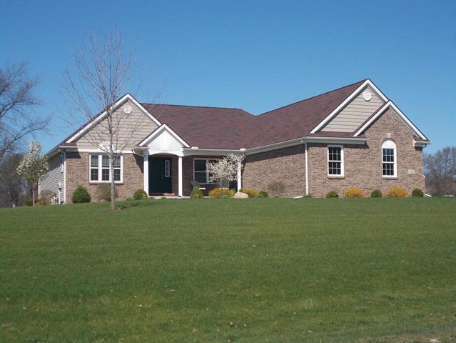 front view picture of 10672 Valley View Drive, Saline, MI. 48176