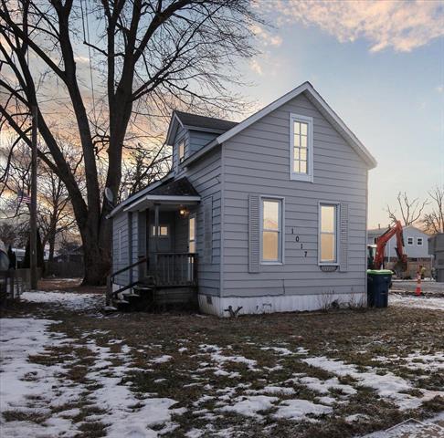 front view picture of 1017 Harrison Street, Bay City, MI. 48708