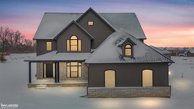 front view picture of 622 Westlake Avenue, Oxford, MI. 48371