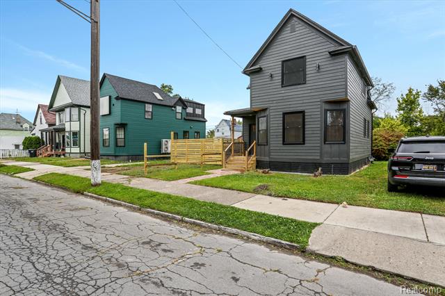 front view picture of 9367 Navarre Street, Detroit, MI. 48214