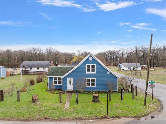 front view picture of 1301 56Th Street, Fennville, MI. 49408
