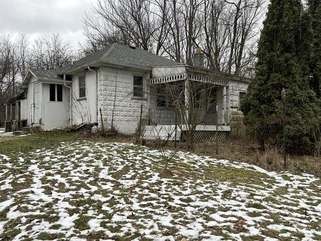 front view picture of 64101 Brick Church Road, Cassopolis, MI. 49031