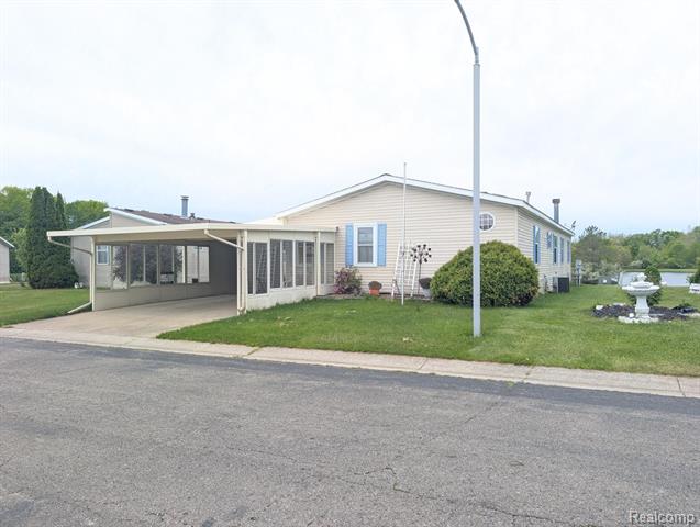 front view picture of 772 Hawick Circle, Mount Morris, MI. 48458