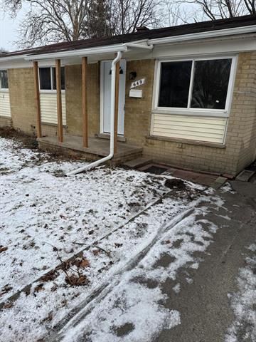 front view picture of 649 Calder Avenue, Ypsilanti, MI. 48198