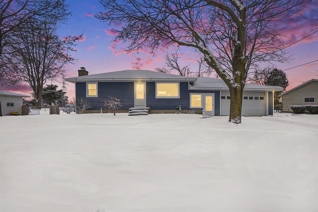 front view picture of 14905 8Th Avenue, Marne, MI. 49435