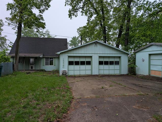 front view picture of 16640 Donnell Lake Street, Vandalia, MI. 49095