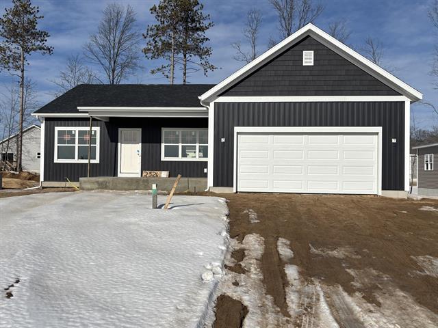 front view picture of 2526 Gray Wolf Way, Muskegon, MI. 49444