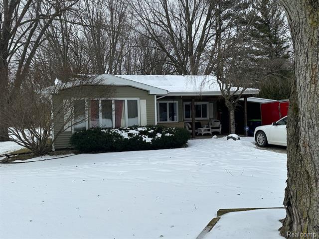 front view picture of 6805 Stroebel Road, Saginaw, MI. 48609