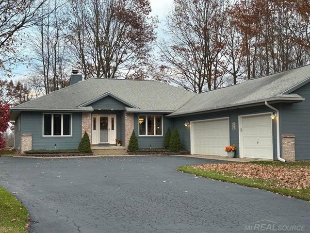 front view picture of 133 Questview Drive, Houghton Lake, MI. 48629