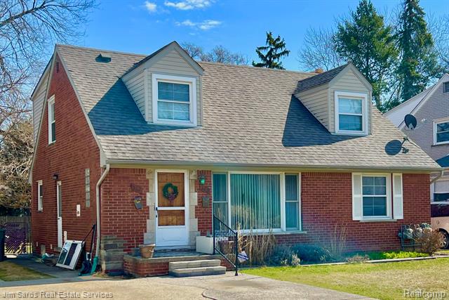 front view picture of 360 Alter Road, Detroit, MI. 48215