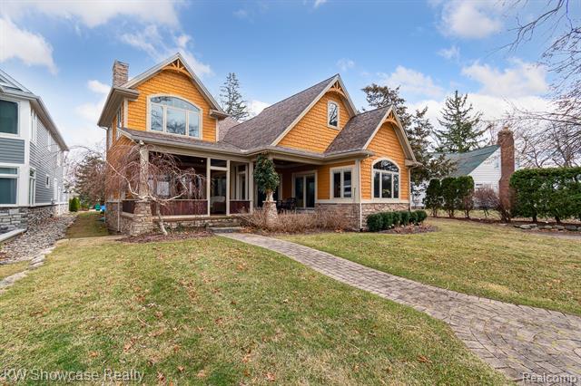 front view picture of 3520 Edgewood Park Dr, Commerce Township, MI. 48382
