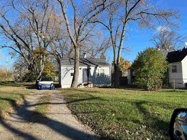 front view picture of 1060 W Cass Avenue, Flint, MI. 48505