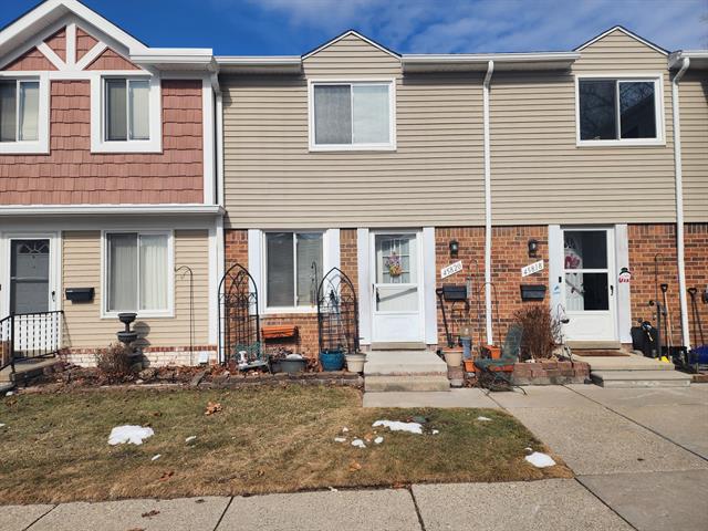 front view picture of 45820 Kensington Street, Utica, MI. 48317