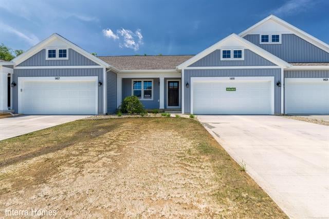 front view picture of 1419 N Village Circle, Kalamazoo, MI. 49009