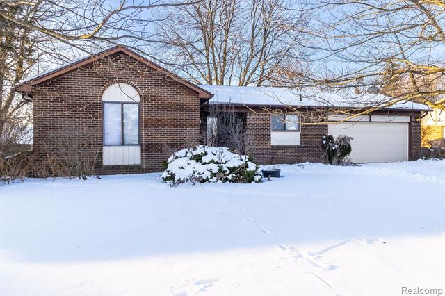 front view picture of 17347 Lincoln Drive, Southfield, MI. 48076