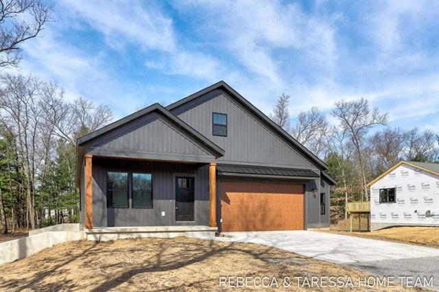front view picture of 6001 Savannah Way, Muskegon, MI. 49442