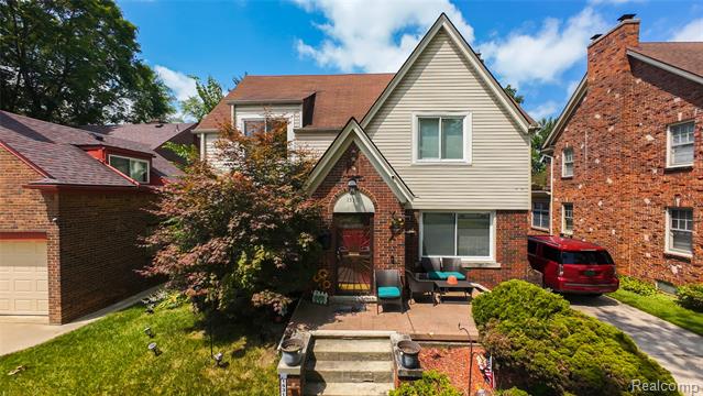 front view picture of 15315 Artesian Street, Detroit, MI. 48223