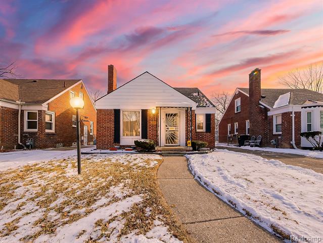 front view picture of 18084 Murray Hill Street, Detroit, MI. 48235