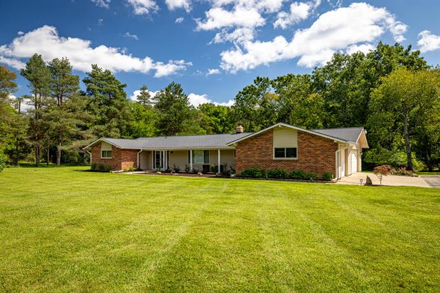 front view picture of 7500 Dexter Pinckney Road, Dexter, MI. 48130