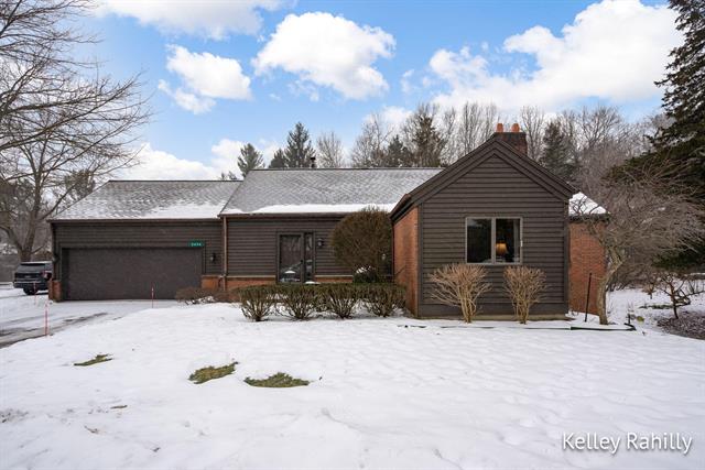 front view picture of 2656 Wyndham Drive Se, Grand Rapids, MI. 49546