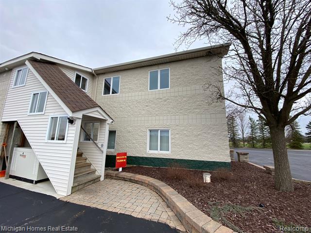 front view picture of 8209 Clyde Road, Fenton, MI. 48430