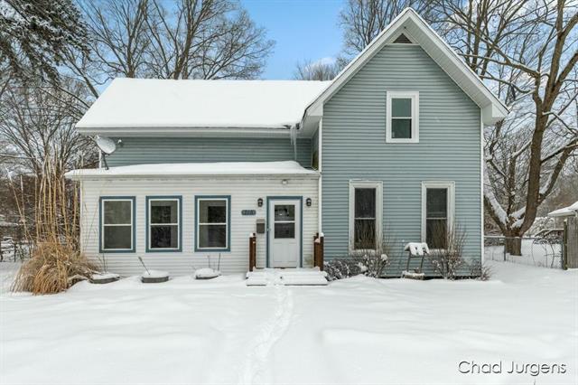 front view picture of 715 S Mears Avenue, Whitehall, MI. 49461