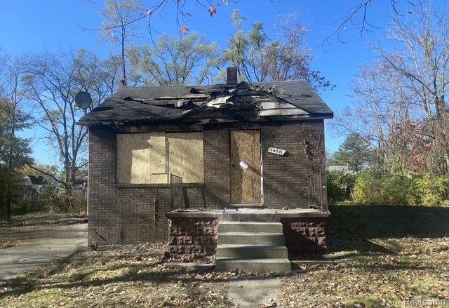 front view picture of 14371 Dacosta Street, Detroit, MI. 48223