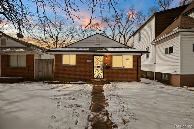 front view picture of 17251 Lumpkin Street, Hamtramck, MI. 48212