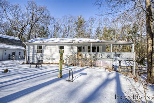 front view picture of 21922 Wood Lake Road, Pierson, MI. 49339