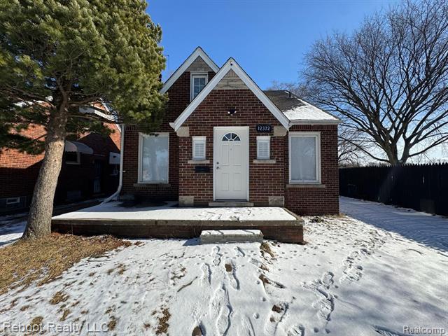 front view picture of 12372 Payton Street, Detroit, MI. 48224